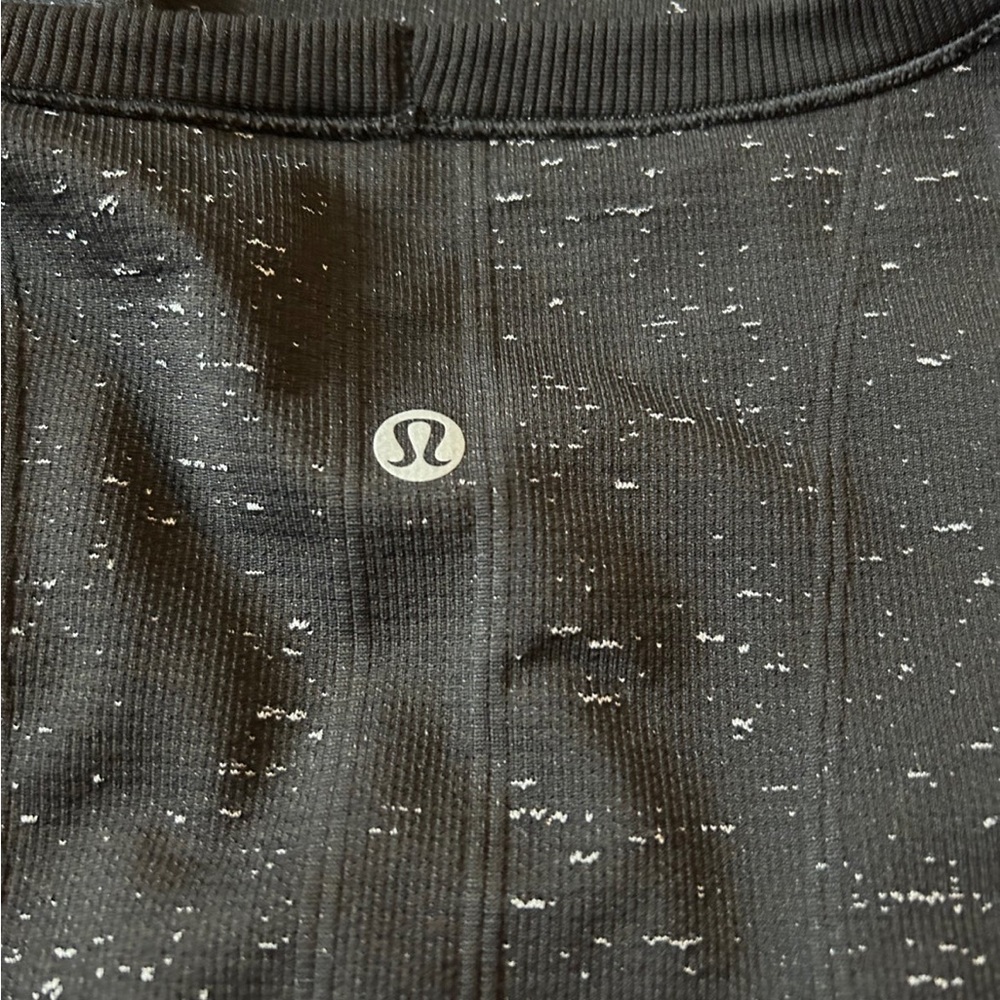 LULULEMON long sleeve - Picture 2 of 4